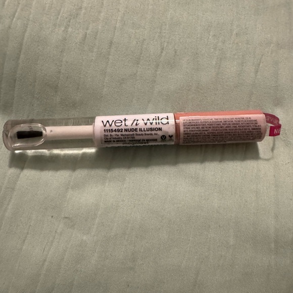 5 for $15 ✨ wet n wild Lock & Shine Gloss - Nude Illusion - Picture 3 of 3